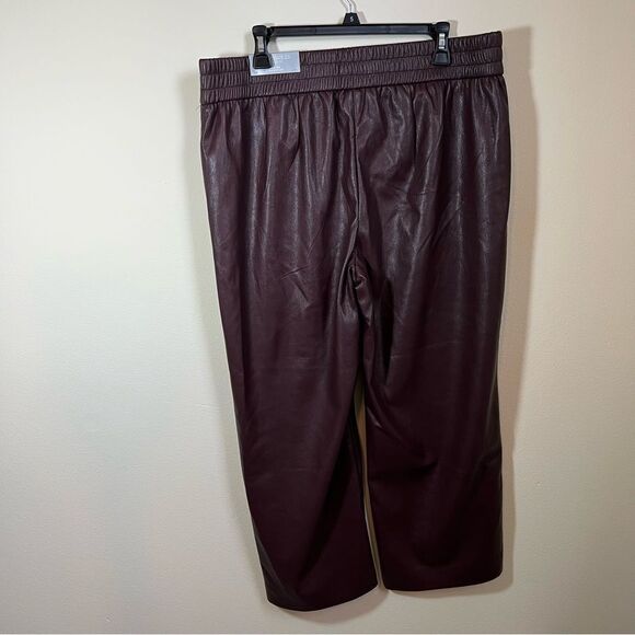 ✨ Chico’s Women’s Brown Faux Leather Pull-On Straight Leg Crop Pants 2.5 NWT - Picture 5 of 11
